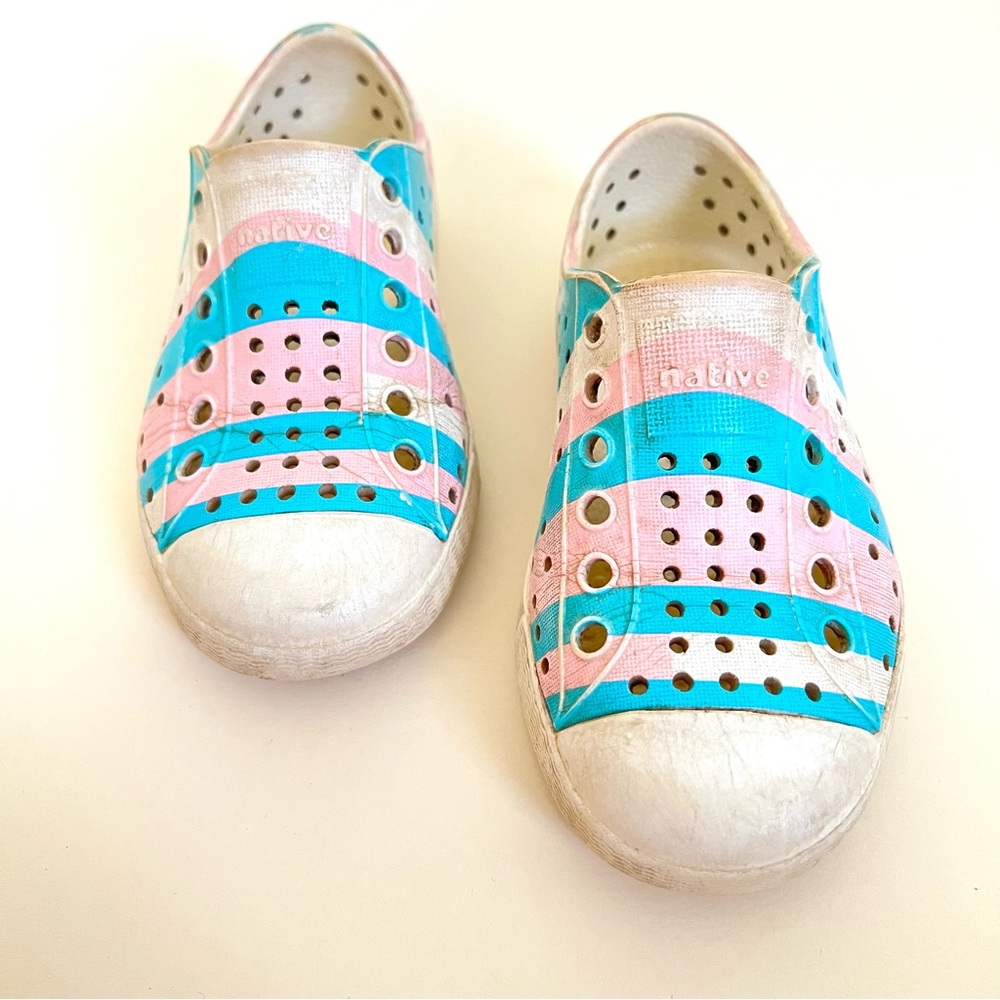 Jefferson Native slip on rubber shoes - size 7 toddler
